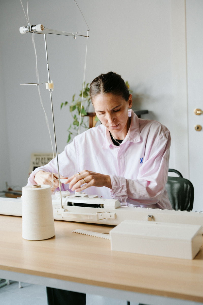 Flat-bed knitting