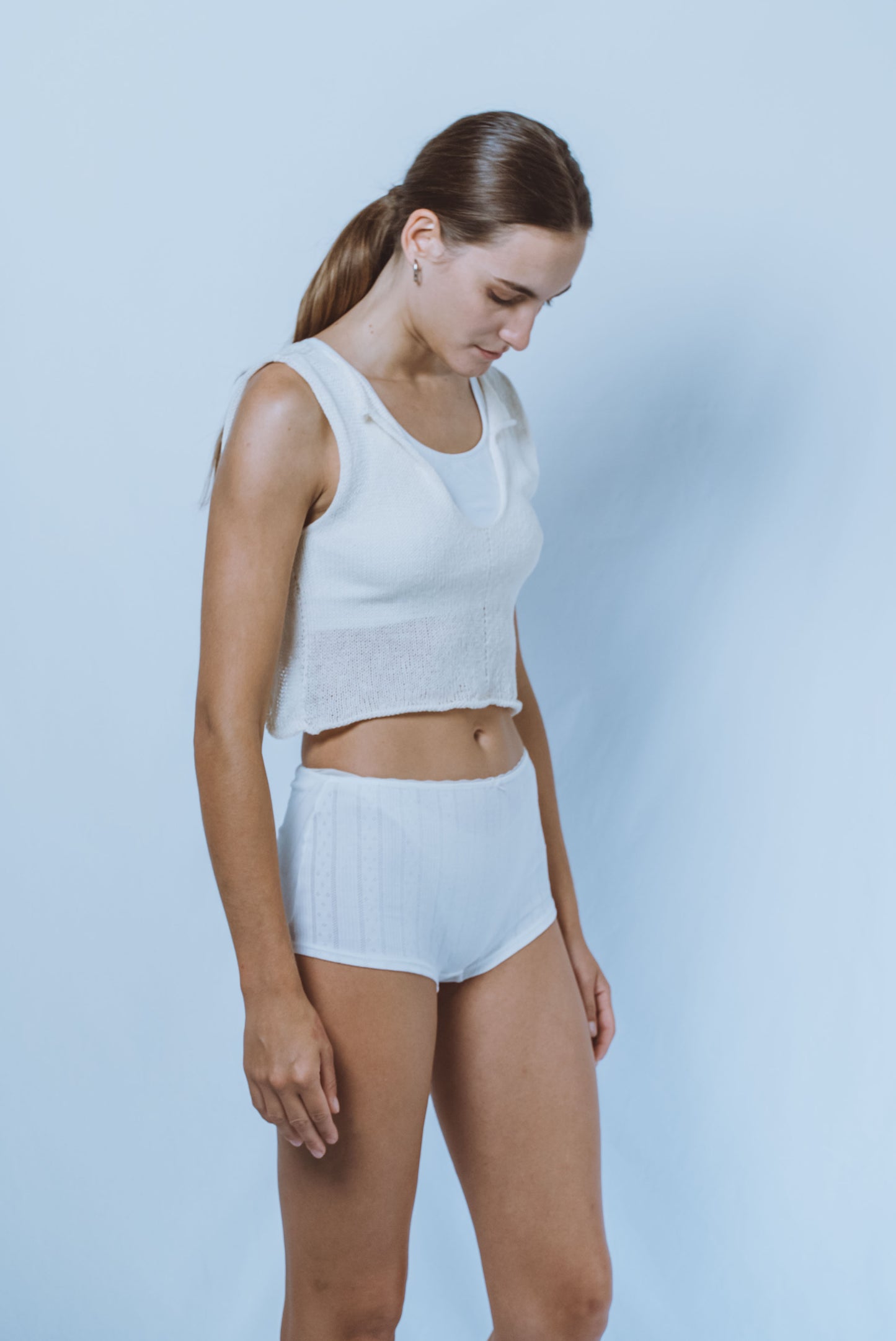 Cropped tank top with open collar