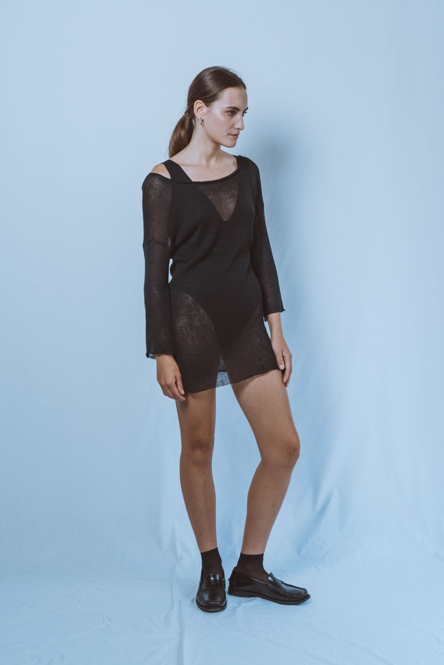 Top with mid-length sleeves