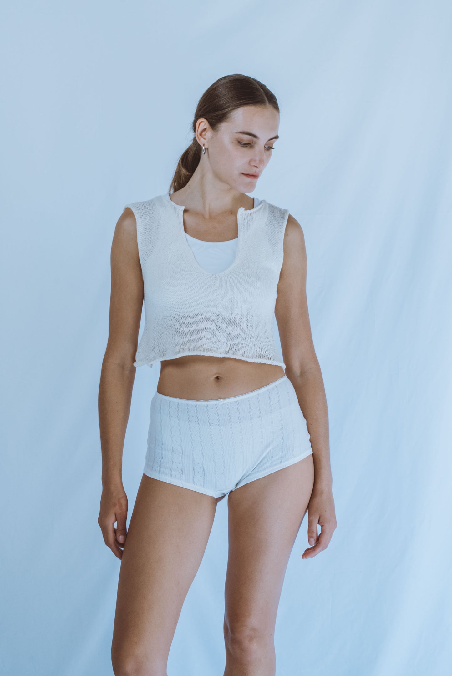 Cropped tank top with open collar