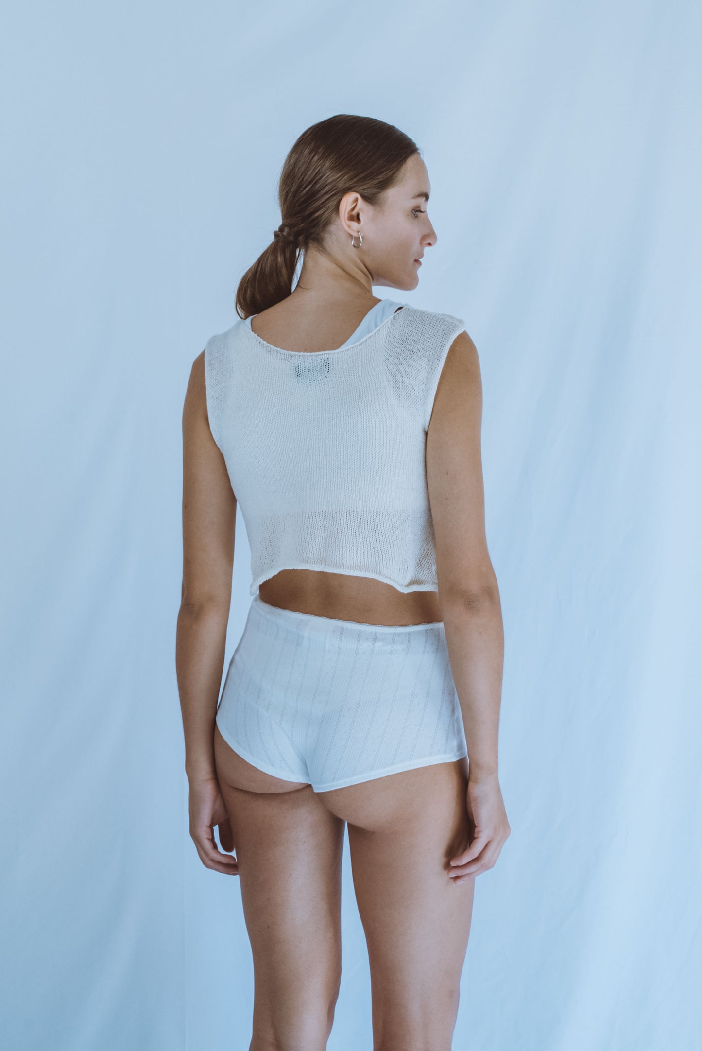 Cropped tank top with open collar