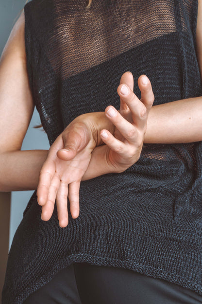 Loose-fitting muscle top