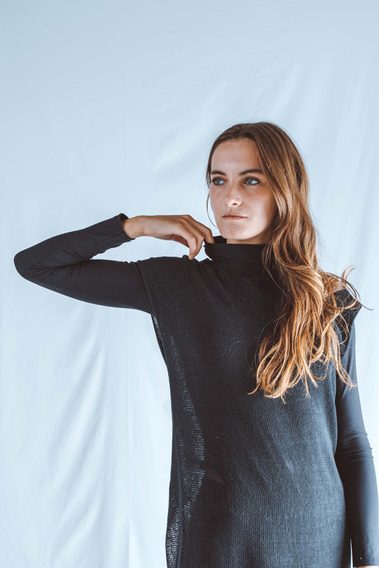 Long boat-neck dress with open V-back