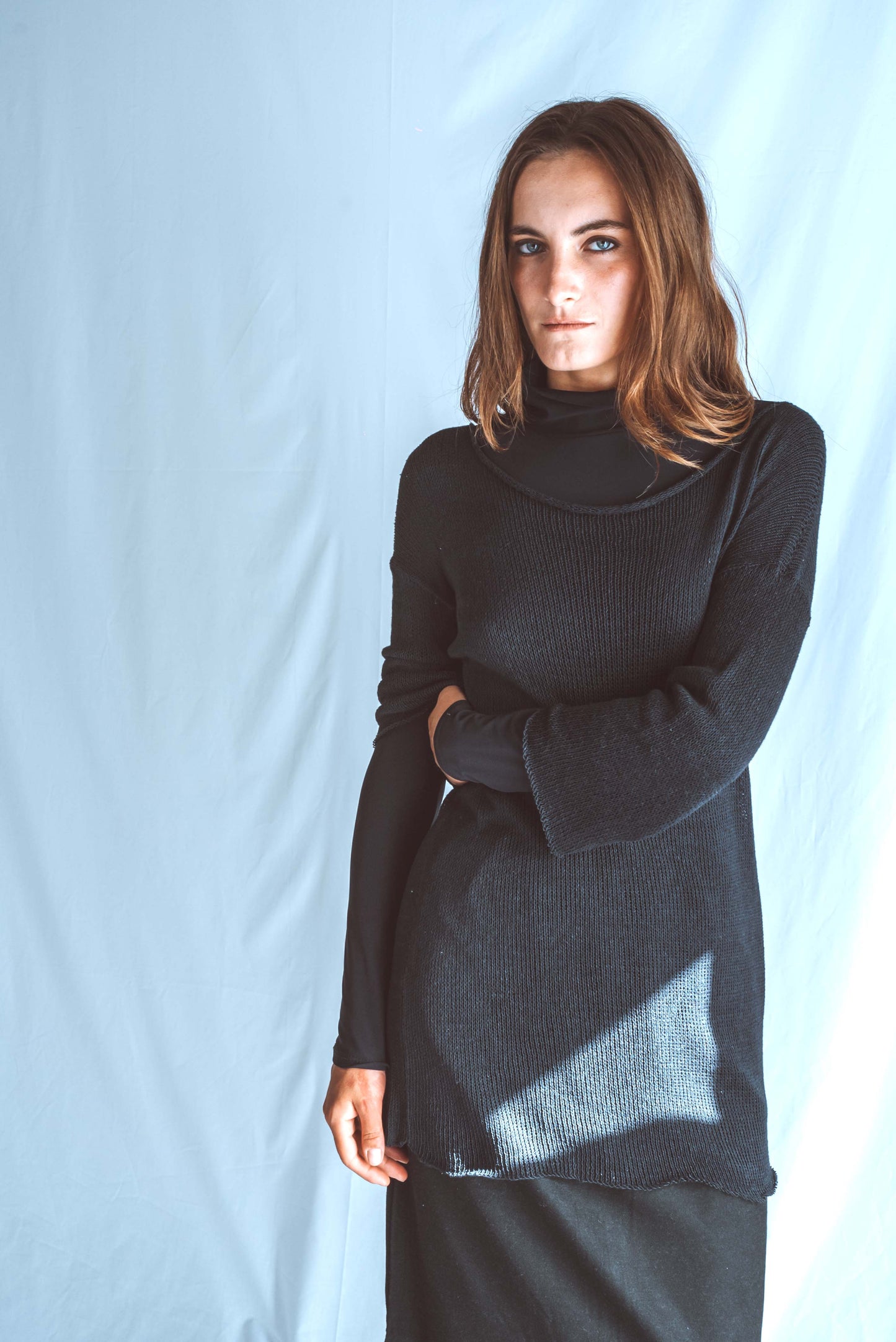 Top with mid-length sleeves