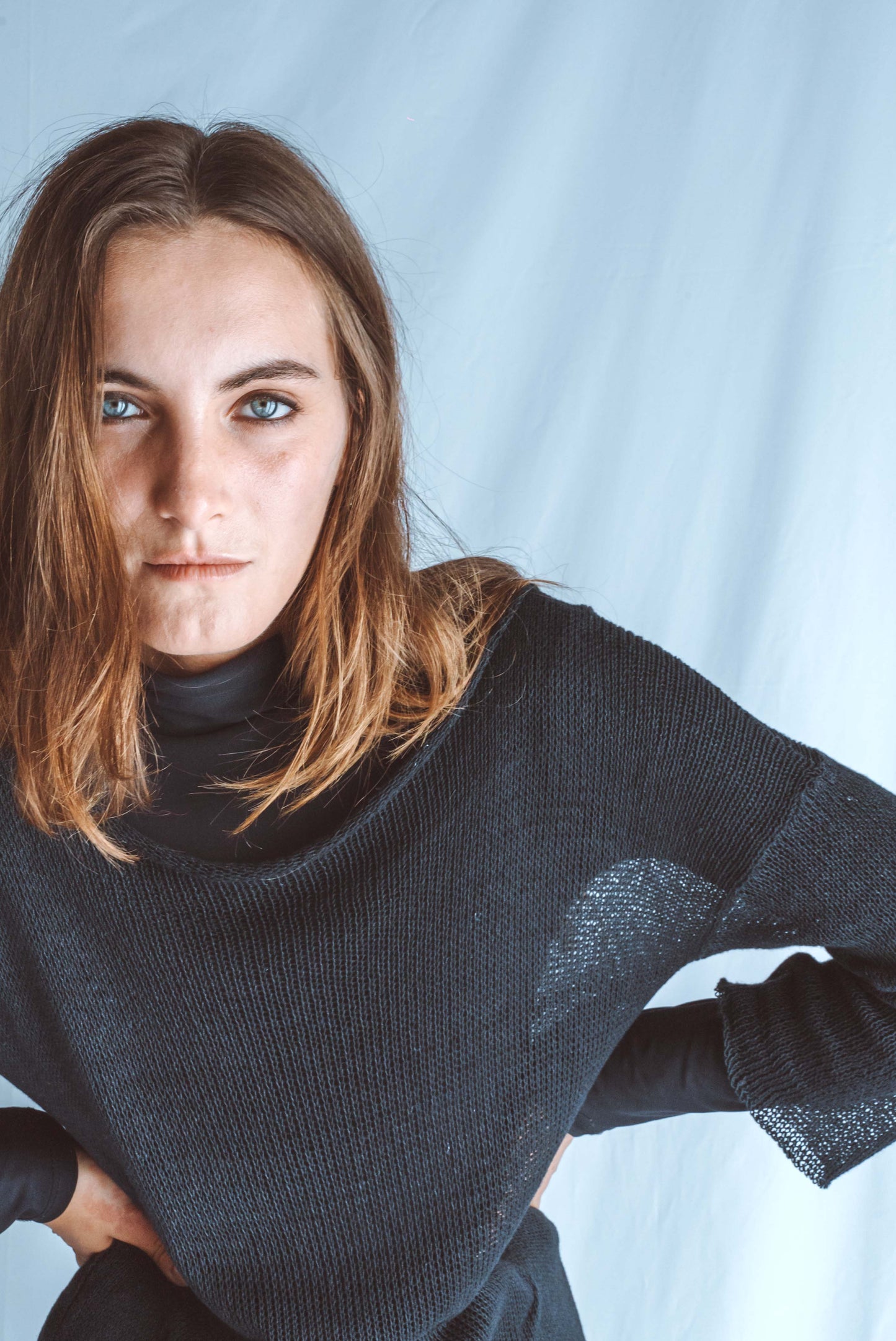 Top with mid-length sleeves