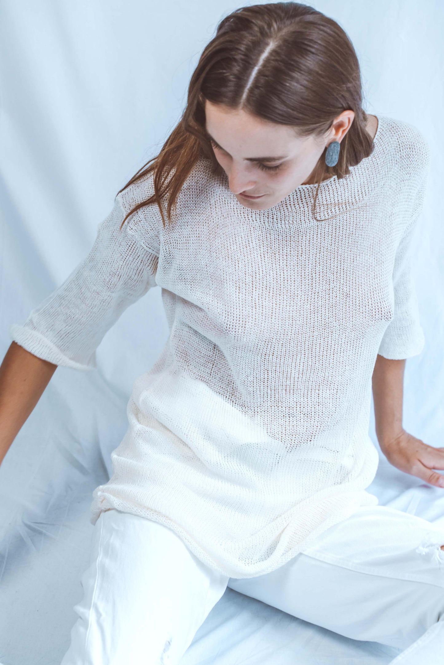 Top with mid-length sleeves