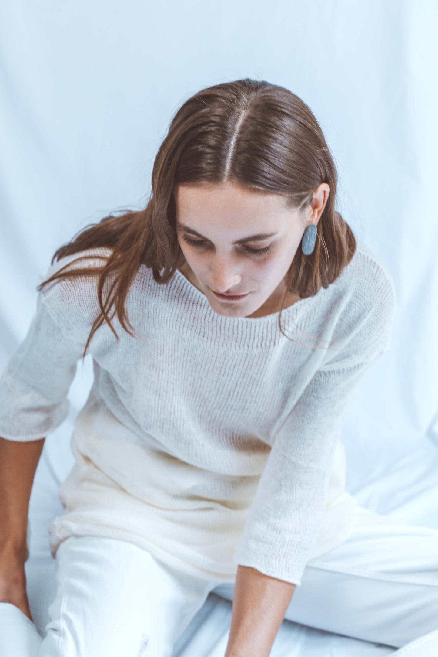 Top with mid-length sleeves